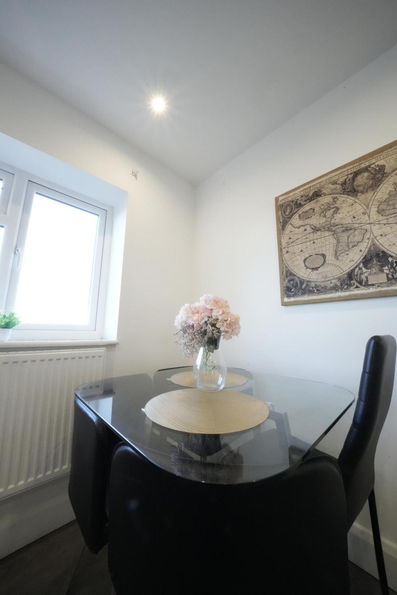 Hatton Apartments Heathrow Airport- Free Parking-Free Underground To And From Heathrow Airport Hatton Cross See Picture-See London Fast Hatton Cross To Central London 30Min Esterno foto
