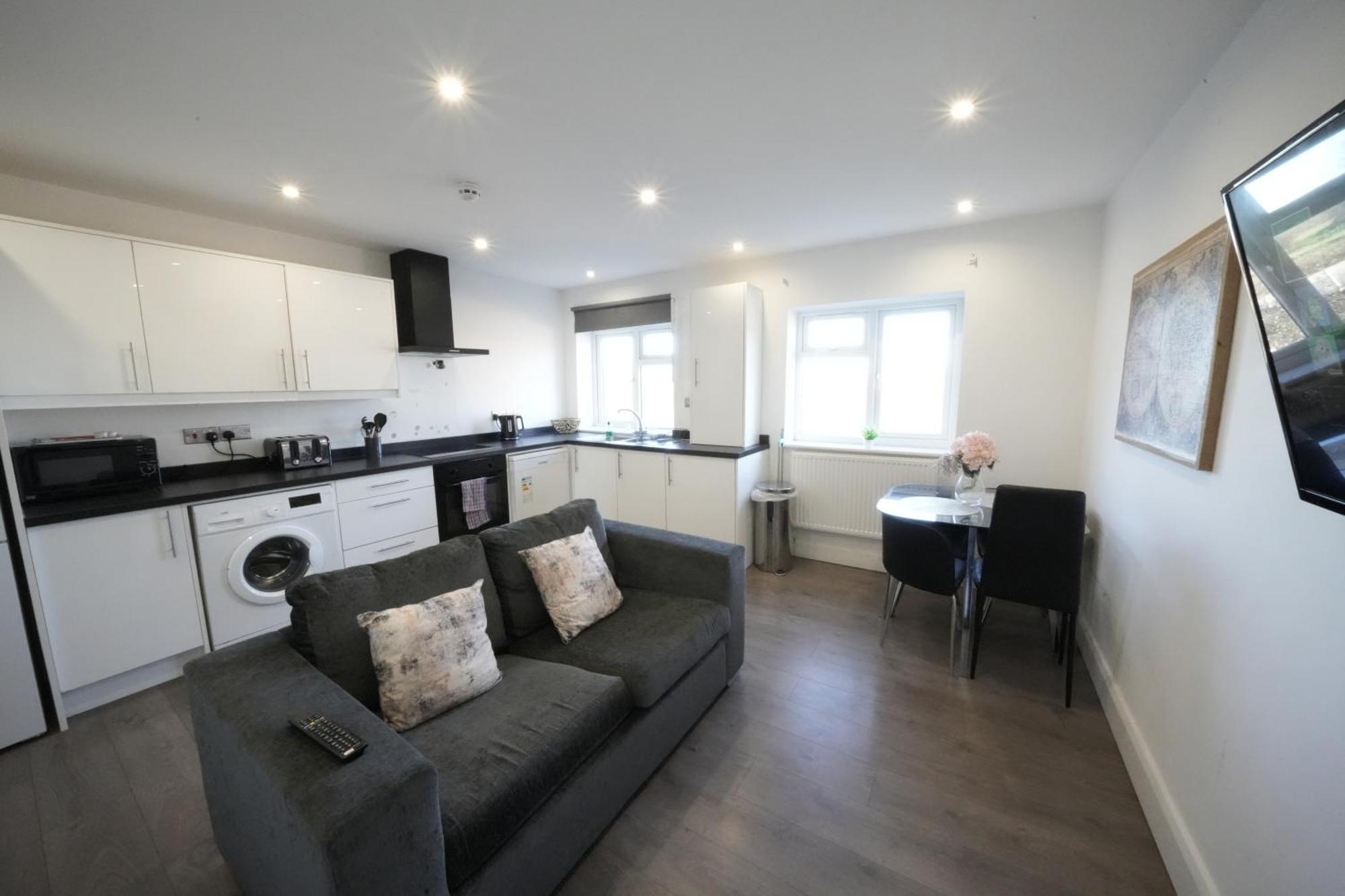 Hatton Apartments Heathrow Airport- Free Parking-Free Underground To And From Heathrow Airport Hatton Cross See Picture-See London Fast Hatton Cross To Central London 30Min Esterno foto