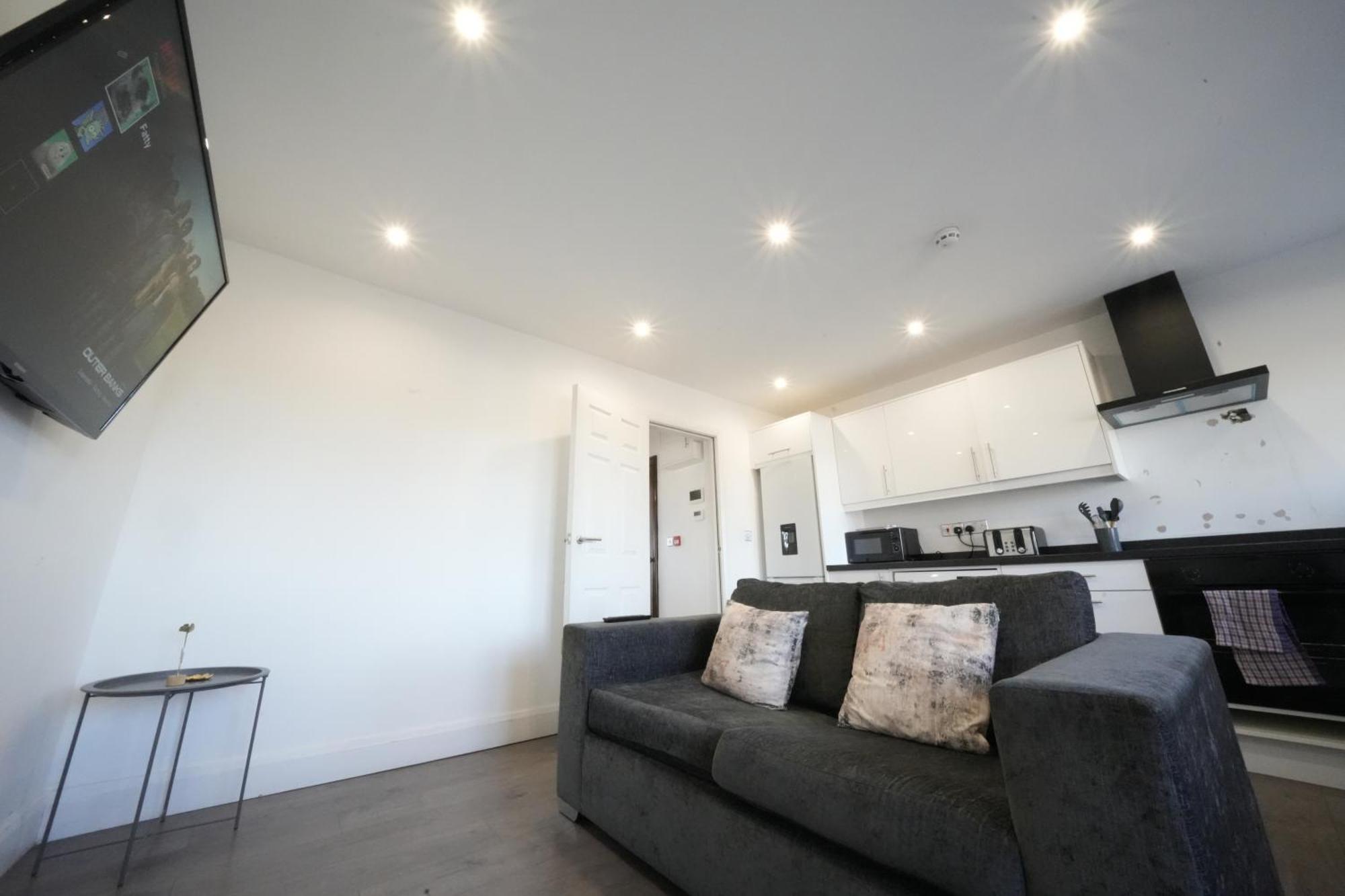 Hatton Apartments Heathrow Airport- Free Parking-Free Underground To And From Heathrow Airport Hatton Cross See Picture-See London Fast Hatton Cross To Central London 30Min Esterno foto