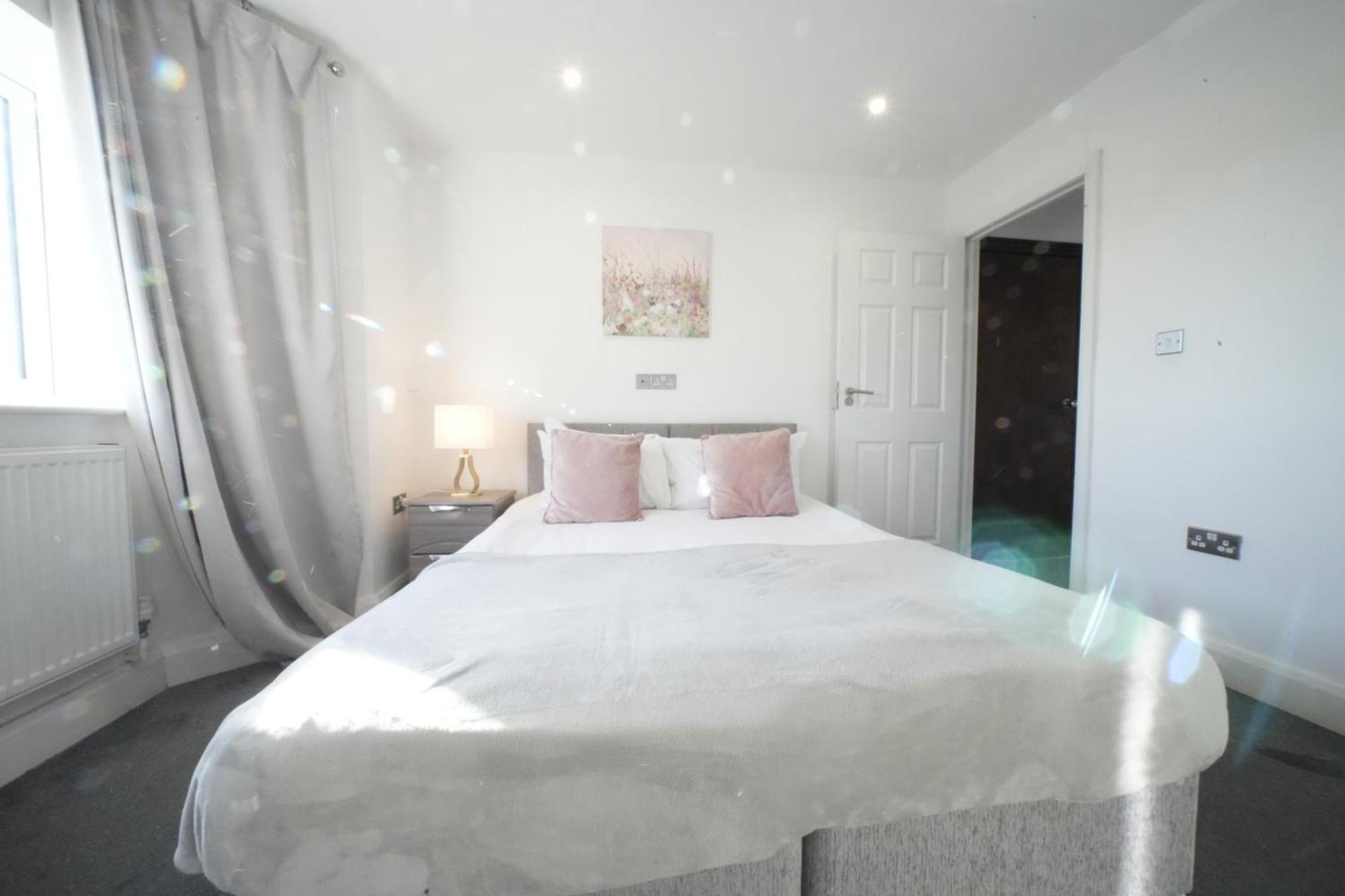 Hatton Apartments Heathrow Airport- Free Parking-Free Underground To And From Heathrow Airport Hatton Cross See Picture-See London Fast Hatton Cross To Central London 30Min Esterno foto