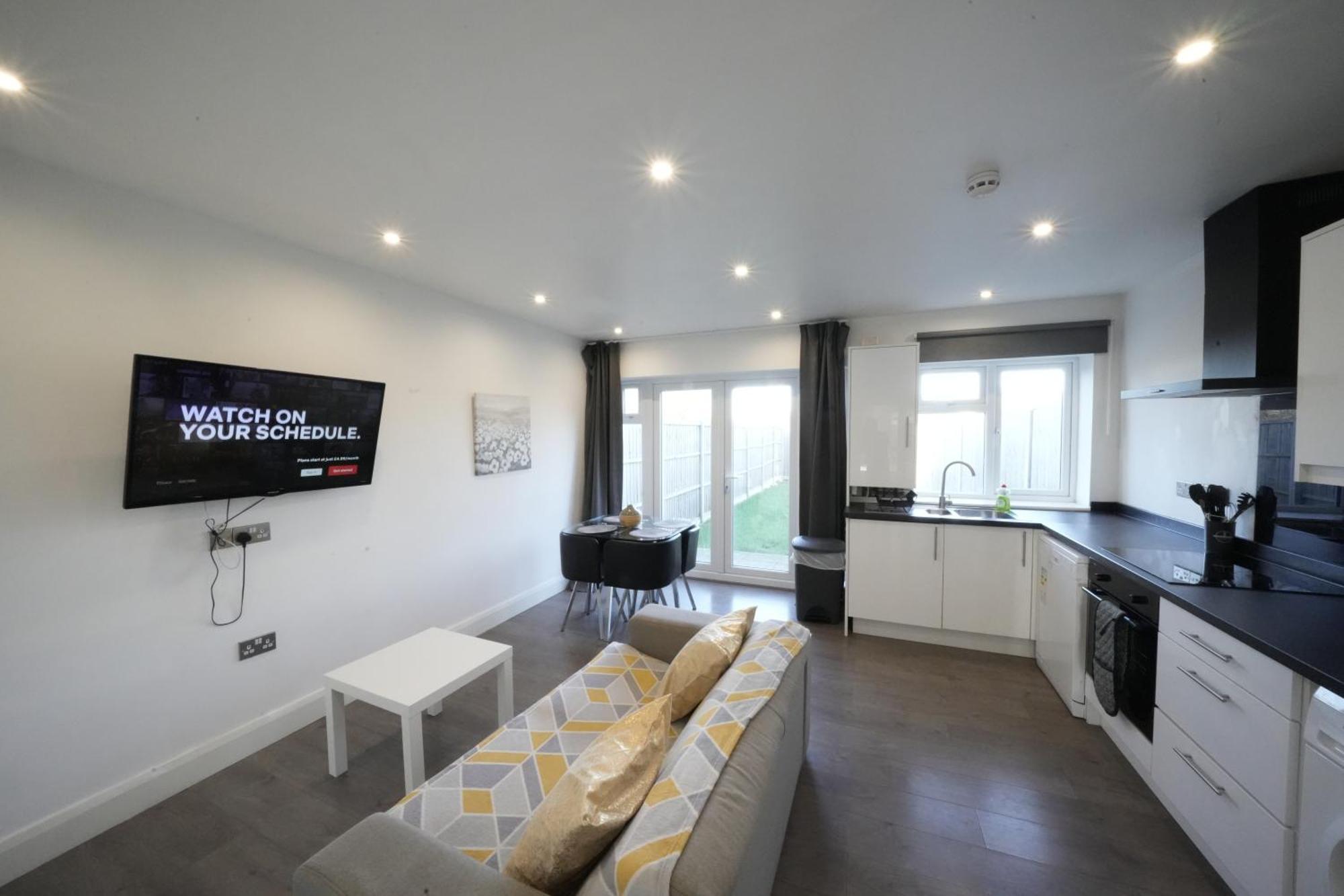 Hatton Apartments Heathrow Airport- Free Parking-Free Underground To And From Heathrow Airport Hatton Cross See Picture-See London Fast Hatton Cross To Central London 30Min Esterno foto