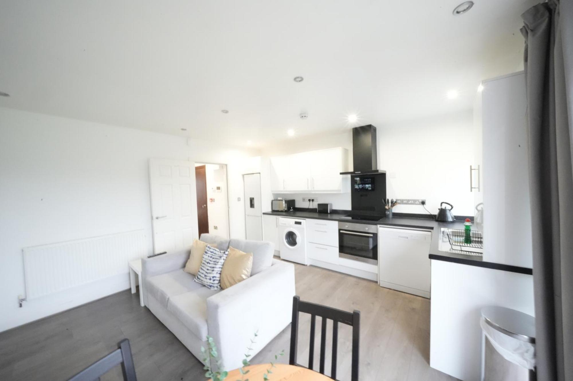 Hatton Apartments Heathrow Airport- Free Parking-Free Underground To And From Heathrow Airport Hatton Cross See Picture-See London Fast Hatton Cross To Central London 30Min Esterno foto