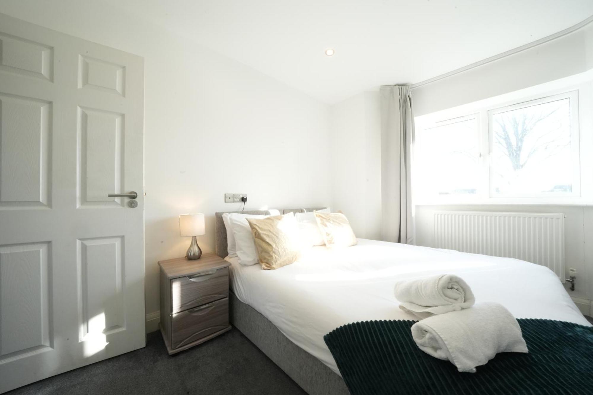 Hatton Apartments Heathrow Airport- Free Parking-Free Underground To And From Heathrow Airport Hatton Cross See Picture-See London Fast Hatton Cross To Central London 30Min Esterno foto