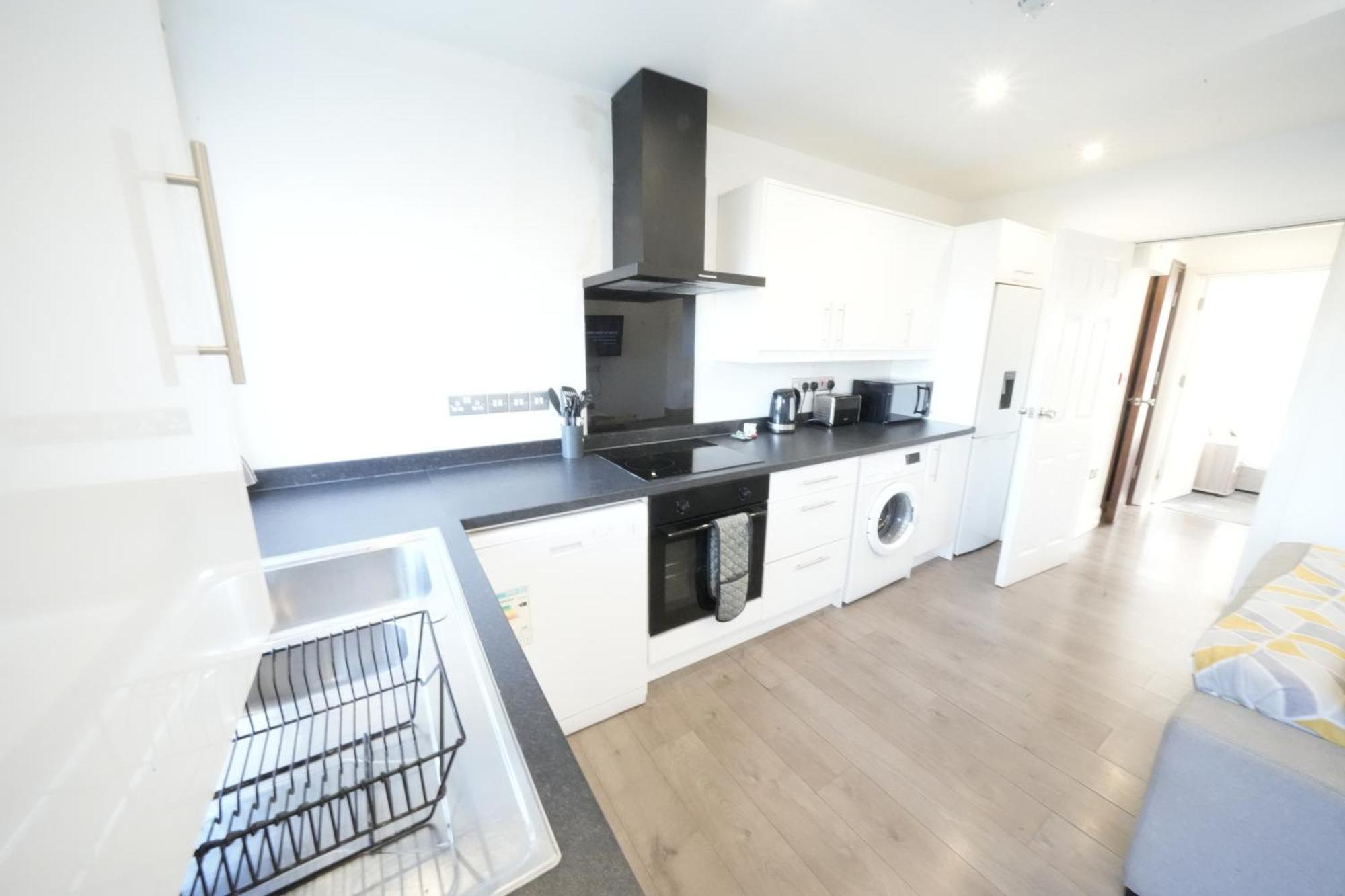 Hatton Apartments Heathrow Airport- Free Parking-Free Underground To And From Heathrow Airport Hatton Cross See Picture-See London Fast Hatton Cross To Central London 30Min Esterno foto
