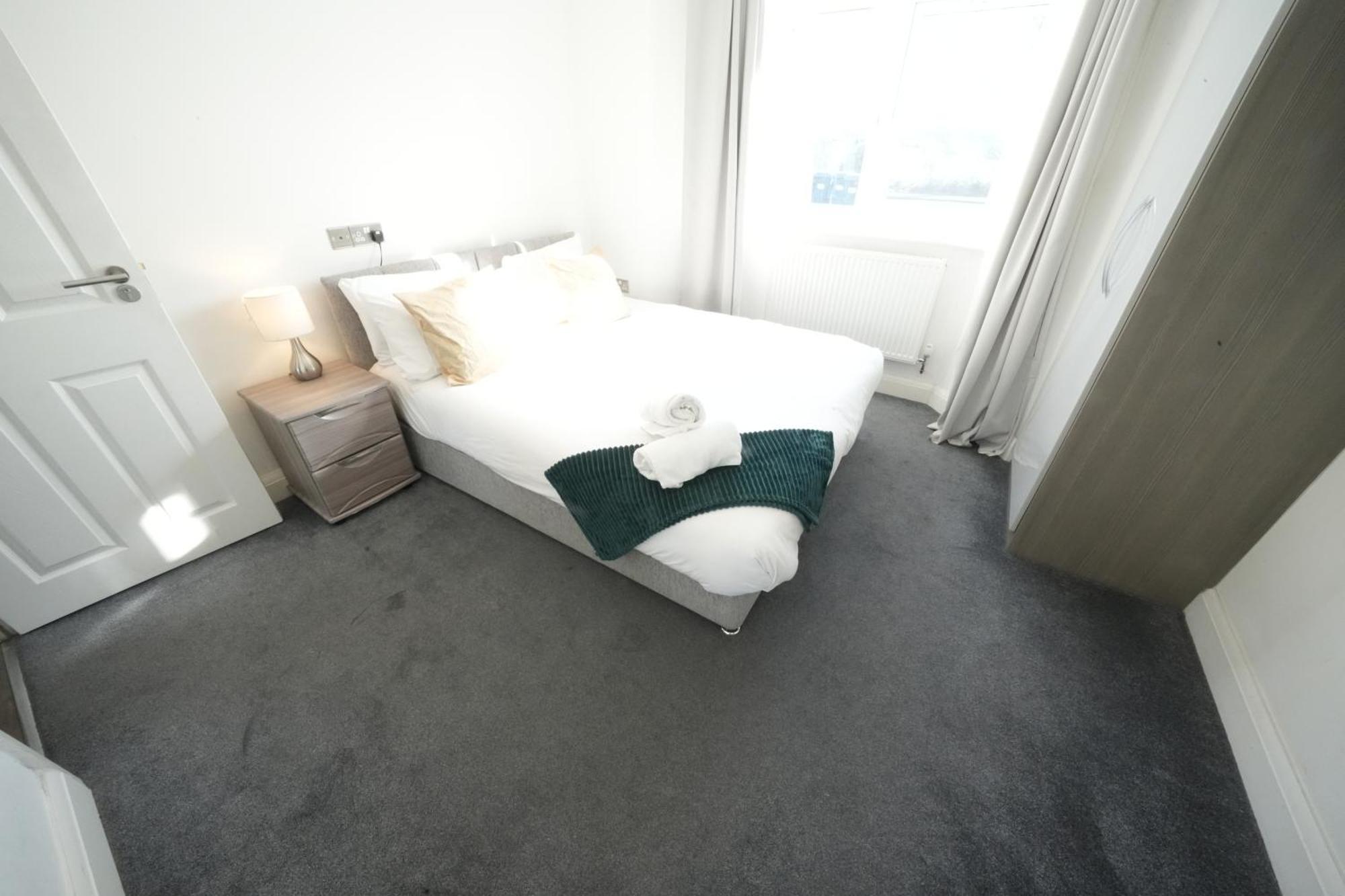 Hatton Apartments Heathrow Airport- Free Parking-Free Underground To And From Heathrow Airport Hatton Cross See Picture-See London Fast Hatton Cross To Central London 30Min Esterno foto