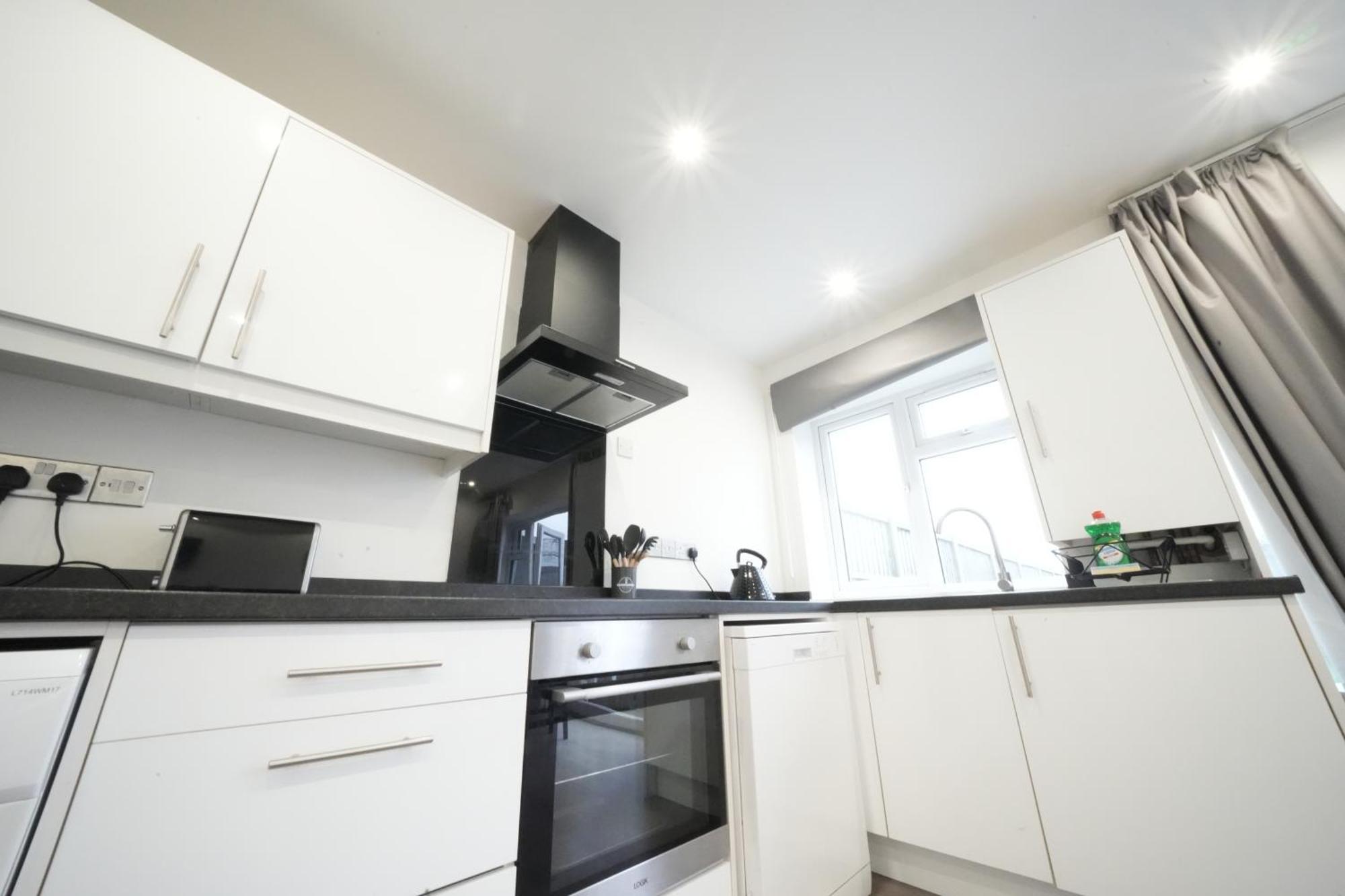 Hatton Apartments Heathrow Airport- Free Parking-Free Underground To And From Heathrow Airport Hatton Cross See Picture-See London Fast Hatton Cross To Central London 30Min Esterno foto
