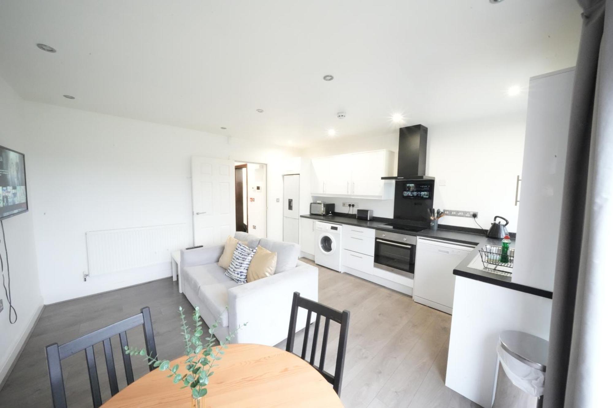 Hatton Apartments Heathrow Airport- Free Parking-Free Underground To And From Heathrow Airport Hatton Cross See Picture-See London Fast Hatton Cross To Central London 30Min Esterno foto