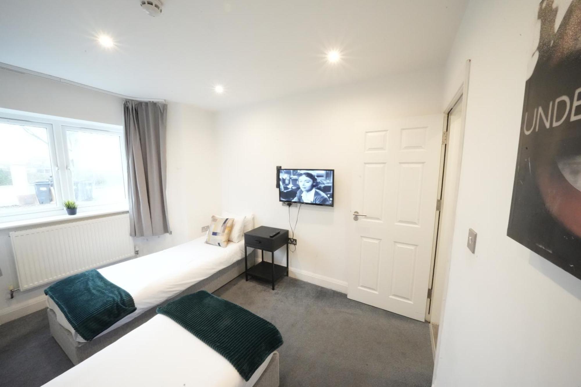 Hatton Apartments Heathrow Airport- Free Parking-Free Underground To And From Heathrow Airport Hatton Cross See Picture-See London Fast Hatton Cross To Central London 30Min Esterno foto